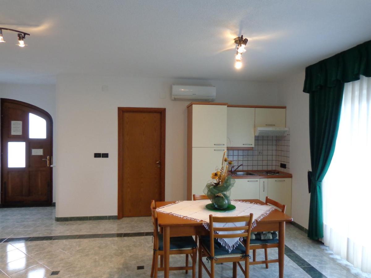 Apartmens Alenka Rovinj Kamer foto